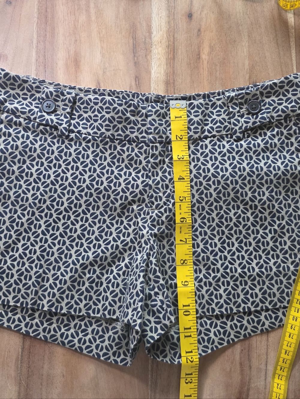 Banana Republic Black/Cream Patterned Ryan Fit Dress Shorts,quiet Luxury, Size 4 - Picture 14 of 16